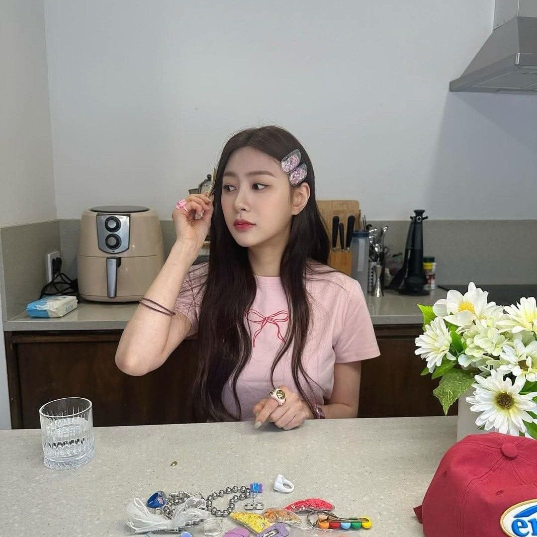 Recent activity shot of Oh Hayoung (Apink)