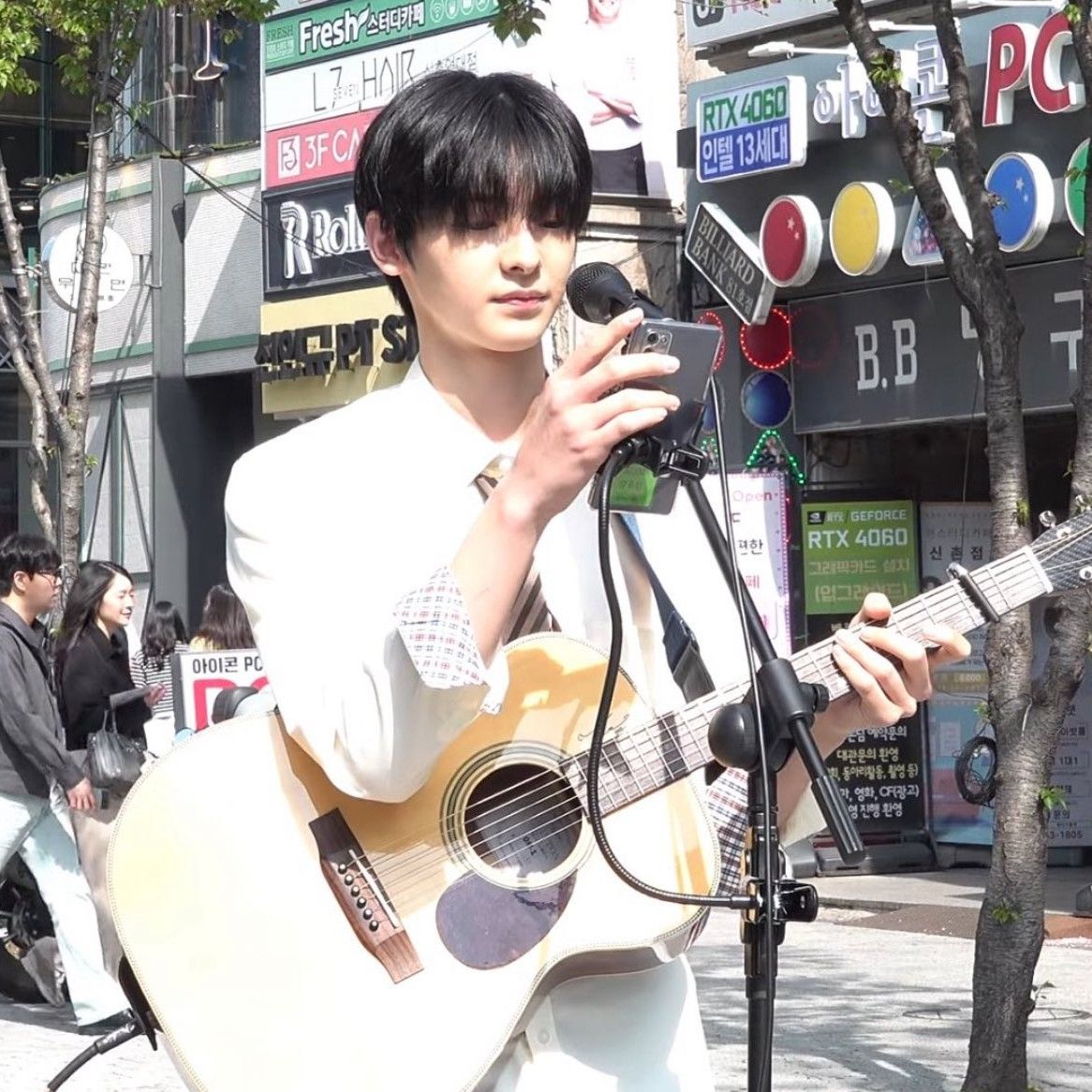 Behind-the-scenes cut of Kang Woojin