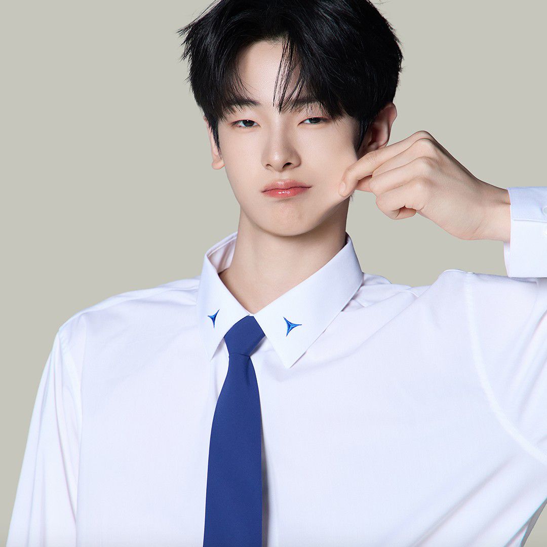 Behind-the-scenes cut of Kang Woojin