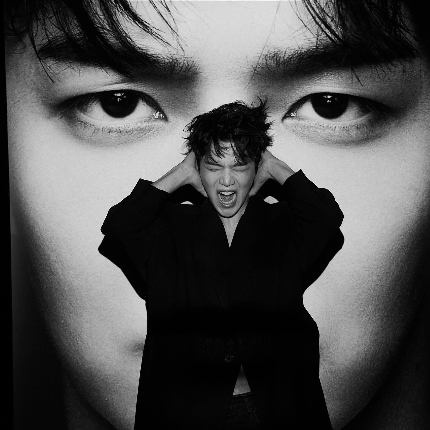 A moment captured by Jinho (PENTAGON)'s fan