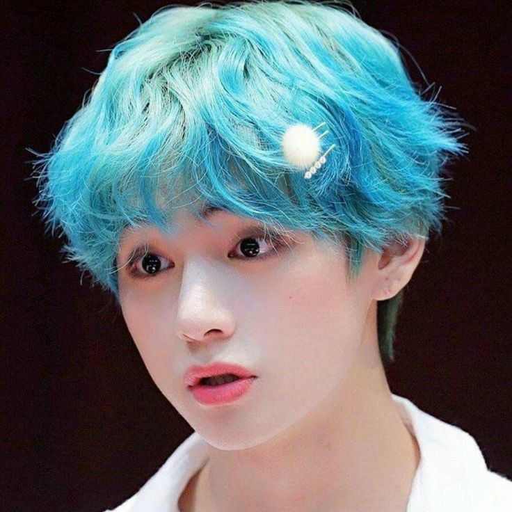 Behind-the-scenes cut of V (BTS)