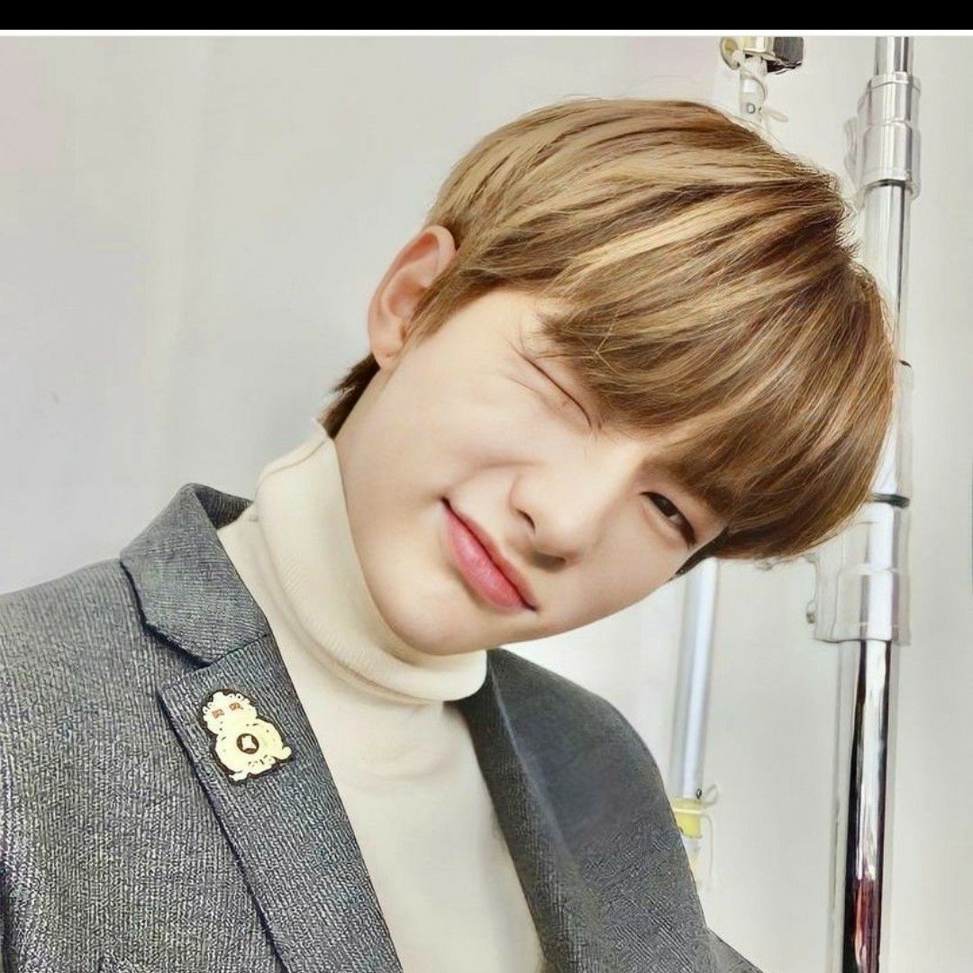 Latest photo of Hyunjin (Stray Kids)