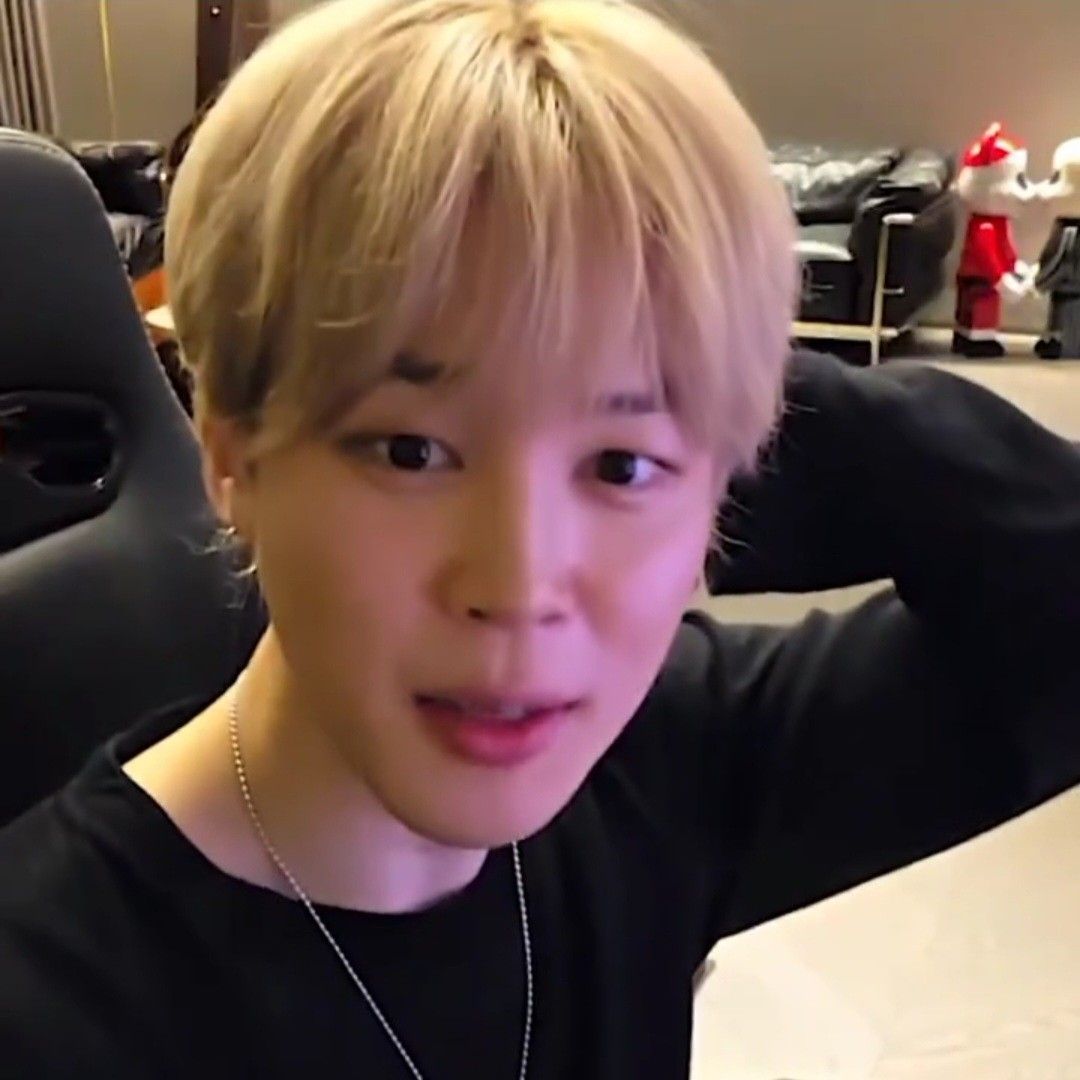 Foto aktivitas terbaru Jimin (BTS)