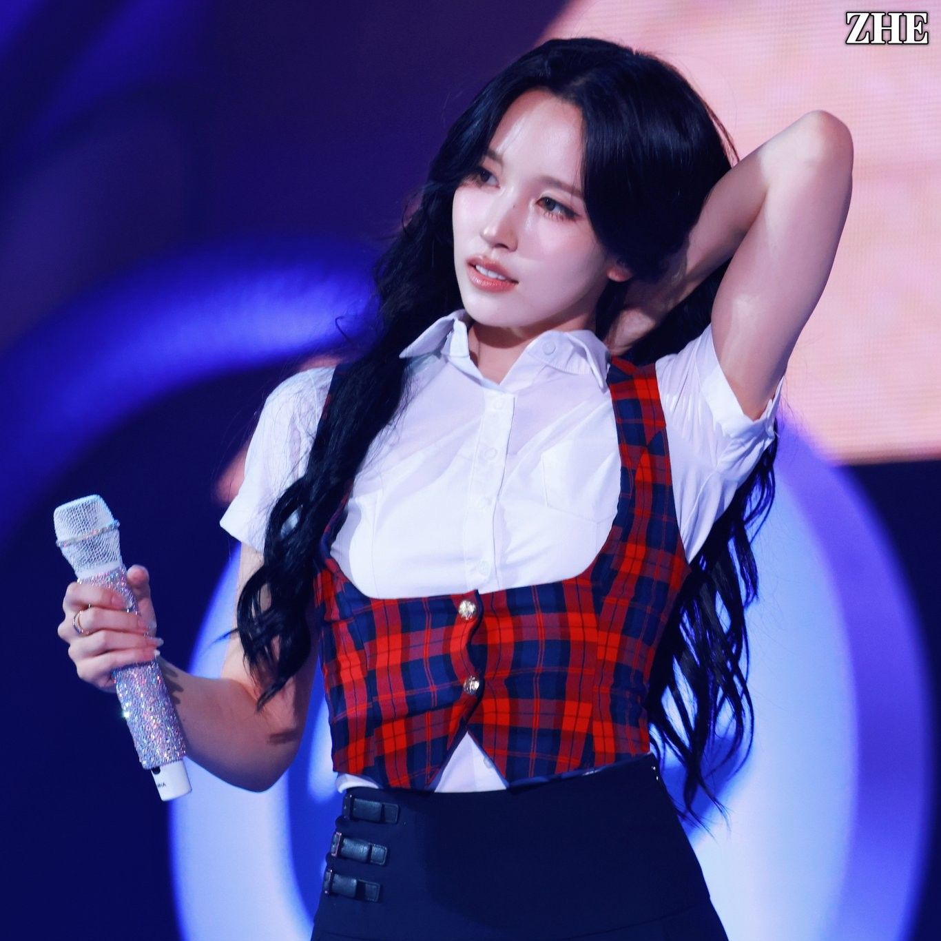 Behind-the-scenes cut of Mina (TWICE)