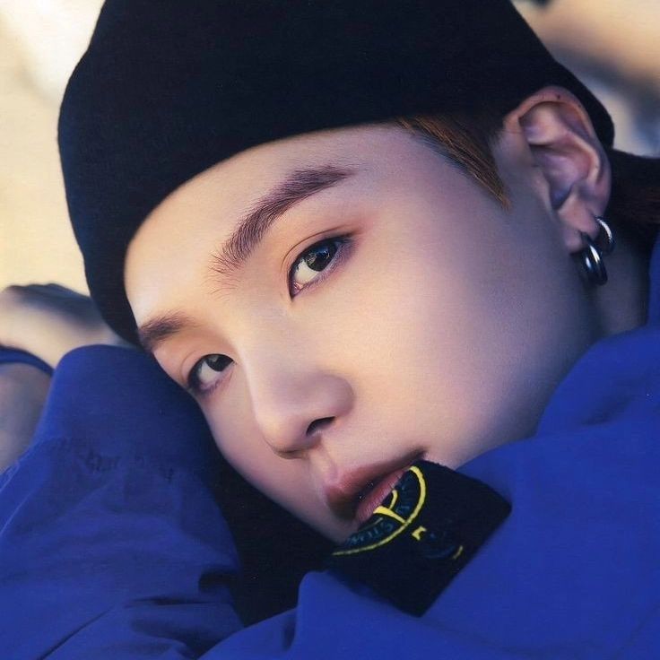 Foto terbaru SUGA (BTS)