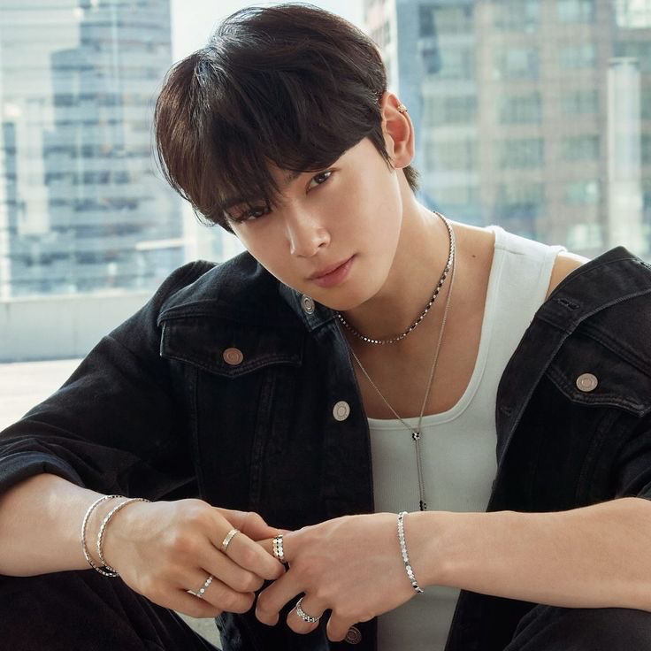 Latest photo of Eunwoo (ASTRO)