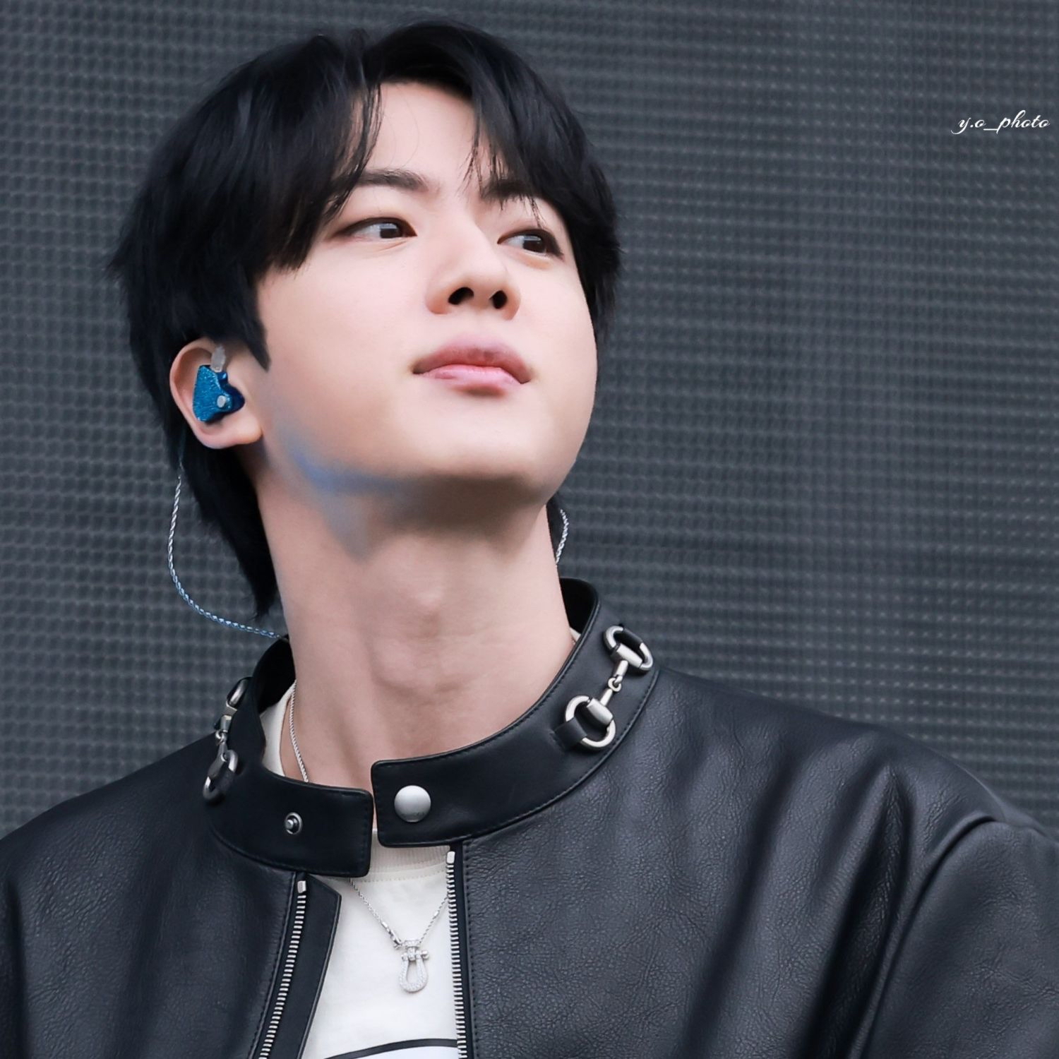 Momen yang diabadikan oleh penggemar Jin (BTS)