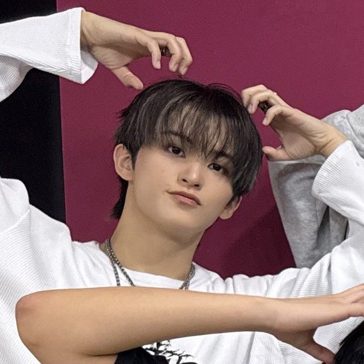 A moment captured by Mark (NCT 127, NCT DREAM)'s fan