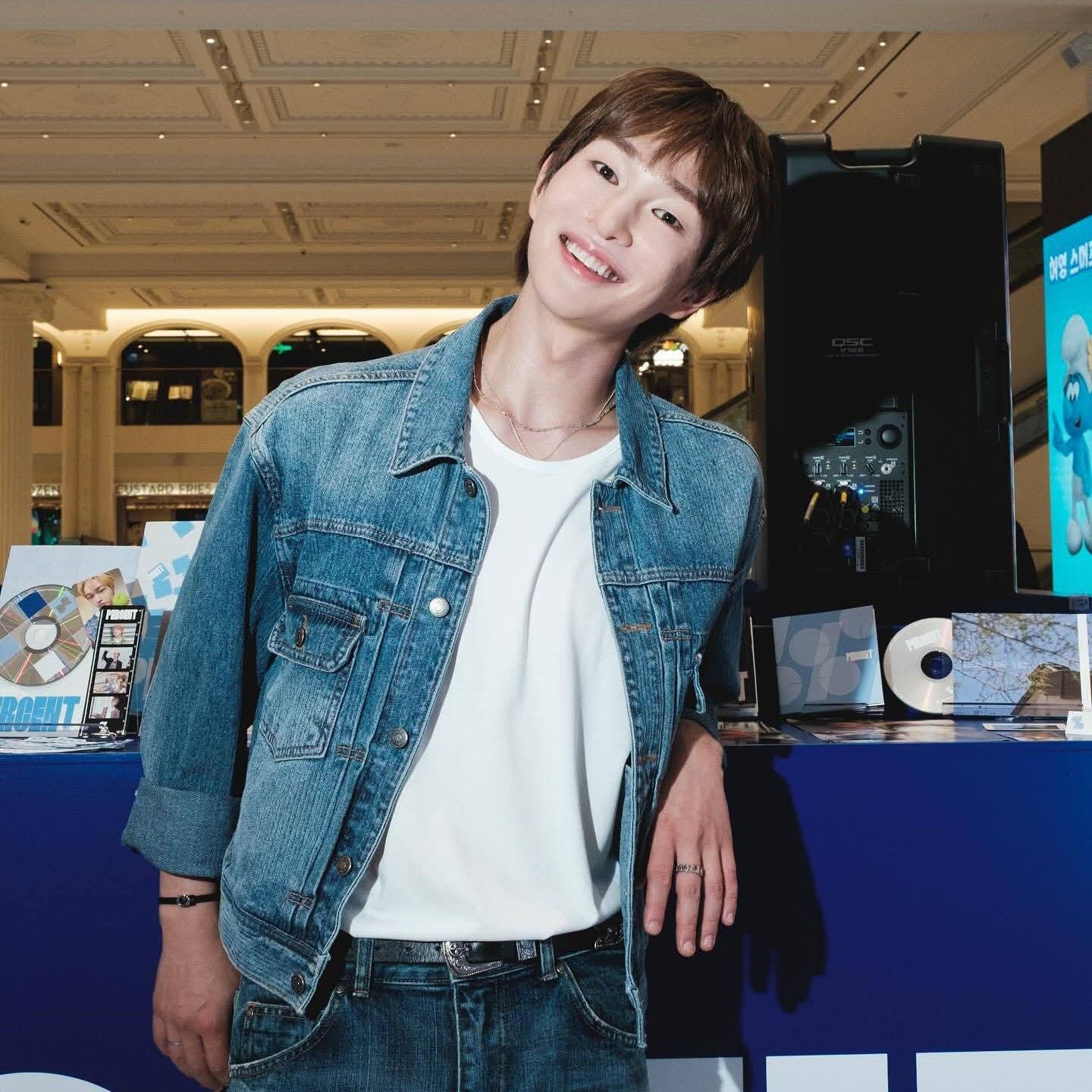 Potret di balik layar Onew (SHINee)