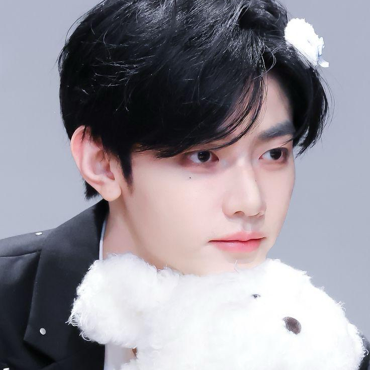 Behind-the-scenes cut of Zhang Hao (ZEROBASEONE)