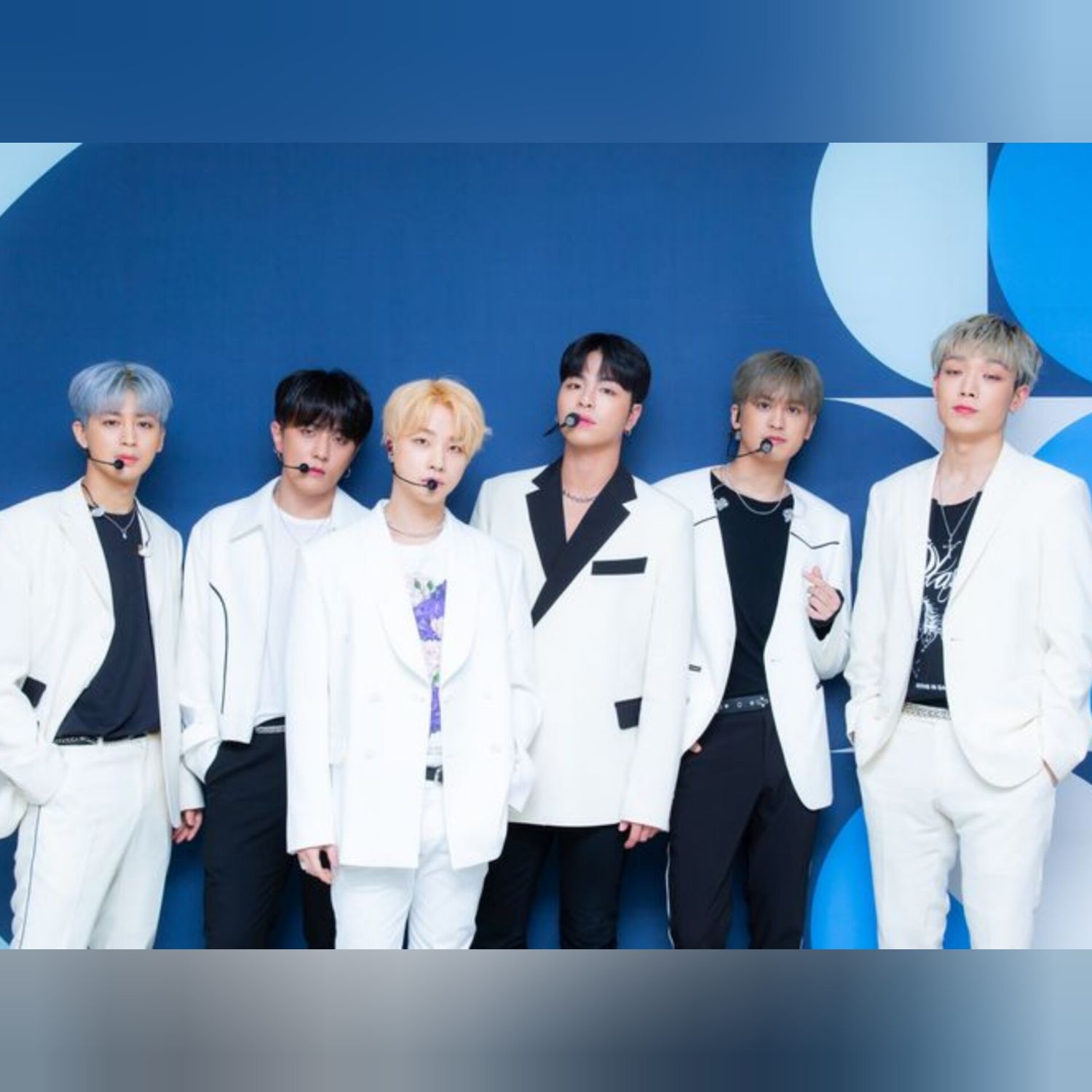 iKONの舞台裏ショット