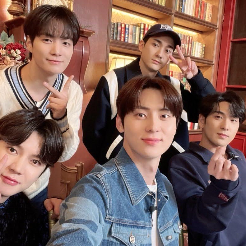 Behind-the-scenes cut of NU'EST