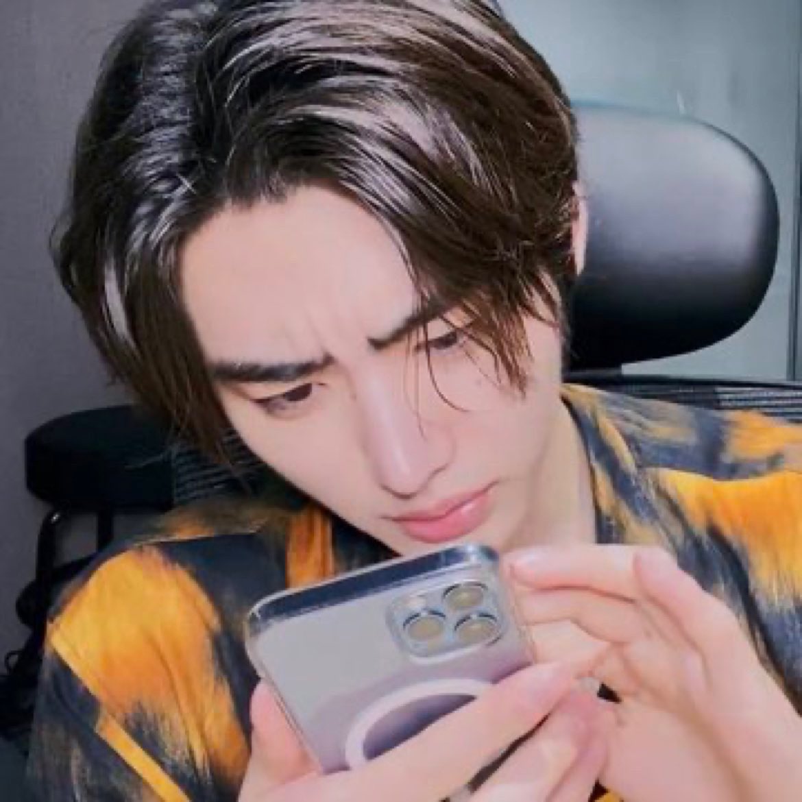 Foto aktivitas terbaru Sunghoon (ENHYPEN)