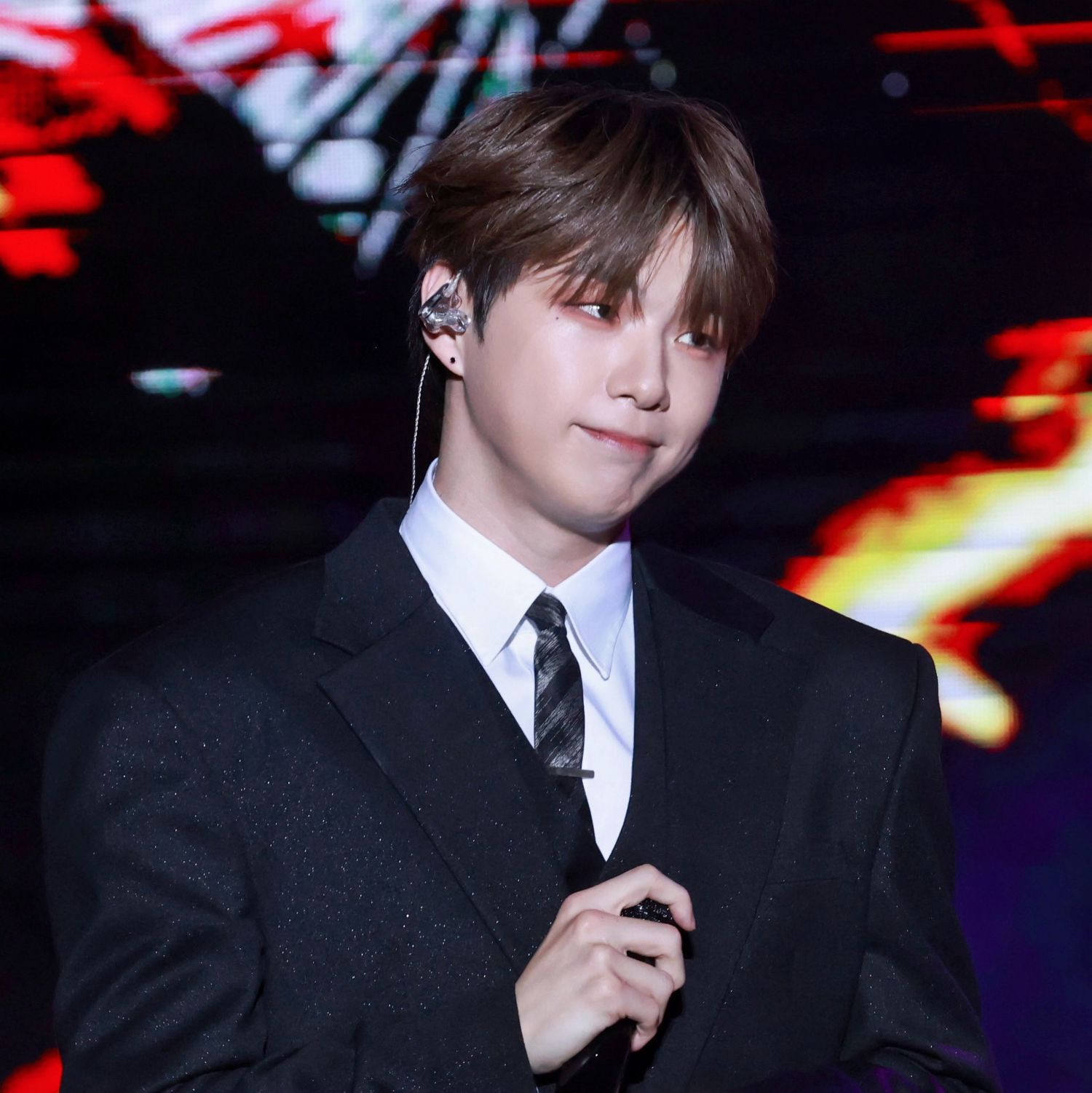 Behind-the-scenes cut of Kang Daniel