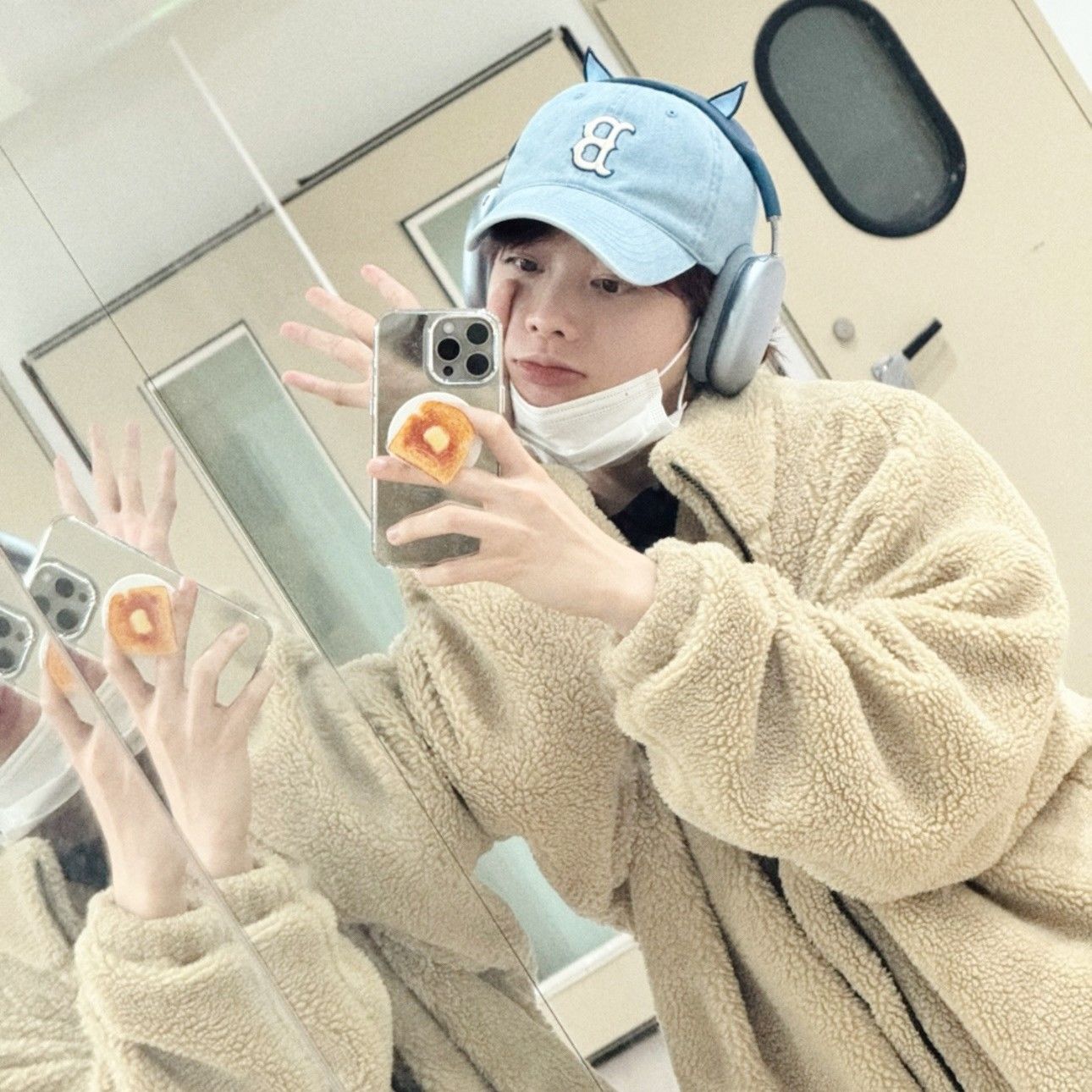 A moment captured by Hanbin (TEMPEST)'s fan