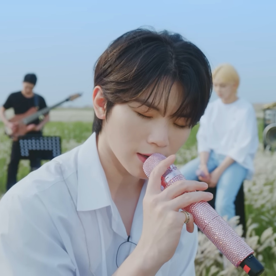 A moment captured by Woozi (SEVENTEEN)'s fan
