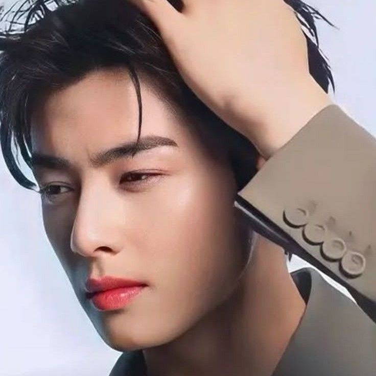 Recent activity shot of Eunwoo (ASTRO)