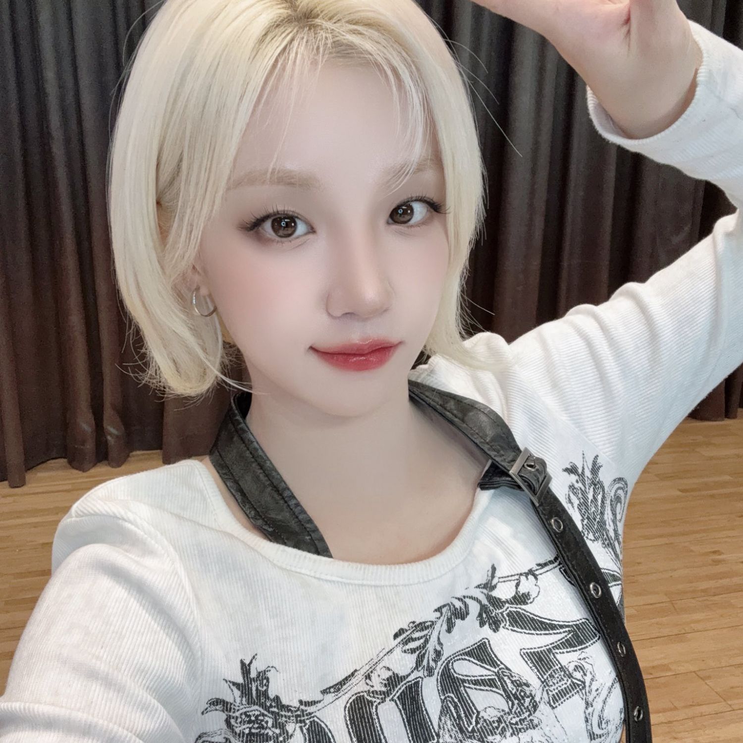 Latest photo of Yuqi (i-dle)