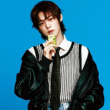 Latest photo of Hyojin (ONF)
