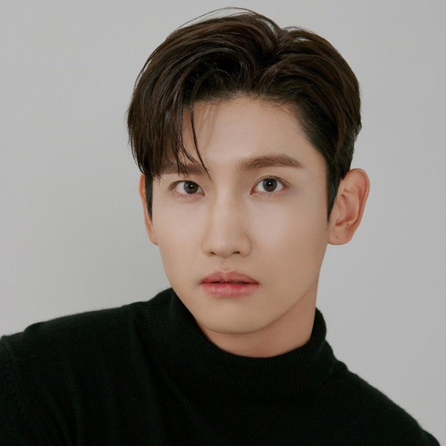 A moment captured by Max (TVXQ)'s fan
