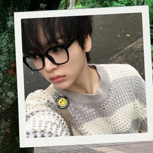 Recent activity shot of Hyeongjun (CRAVITY)
