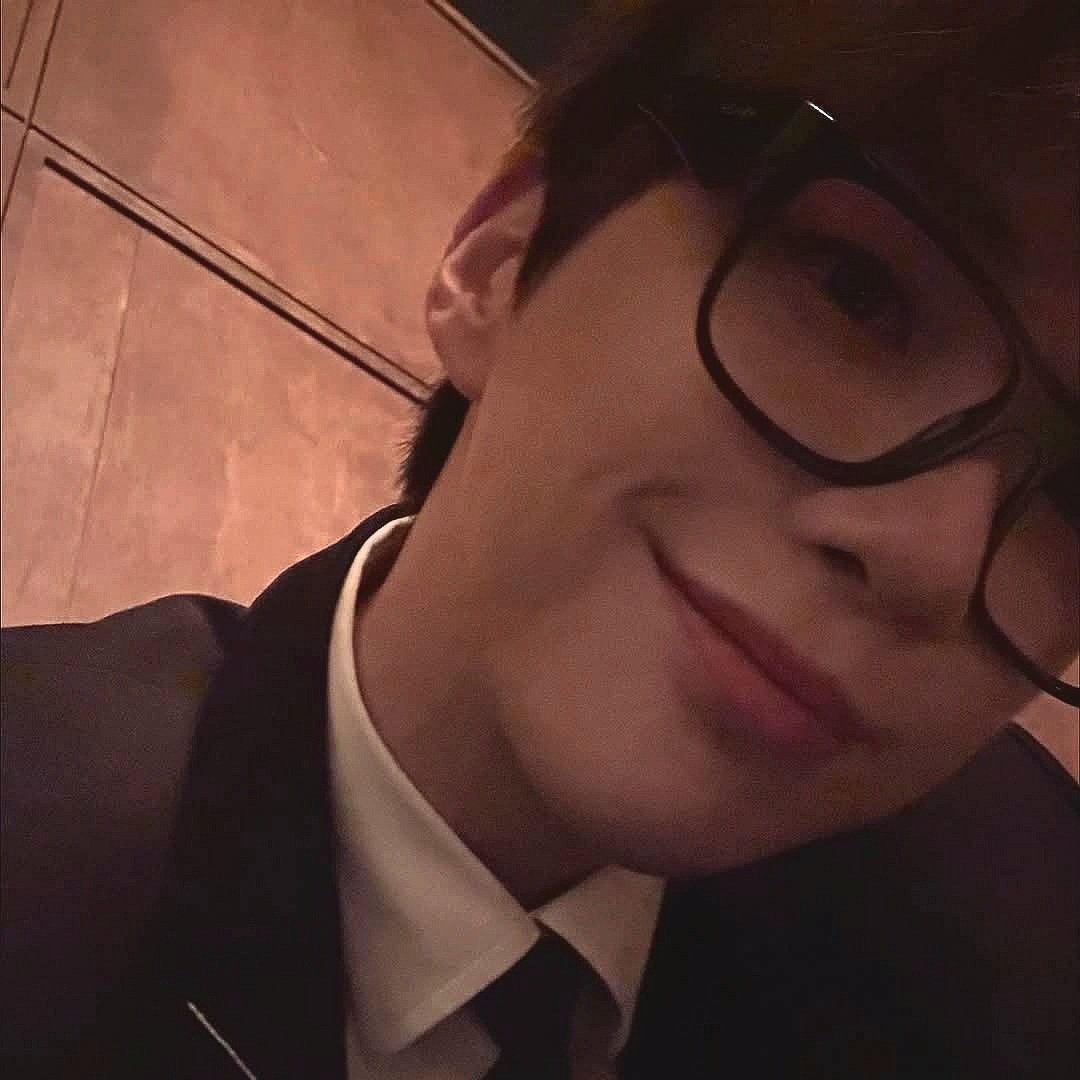 강다니엘의 비하인드 컷