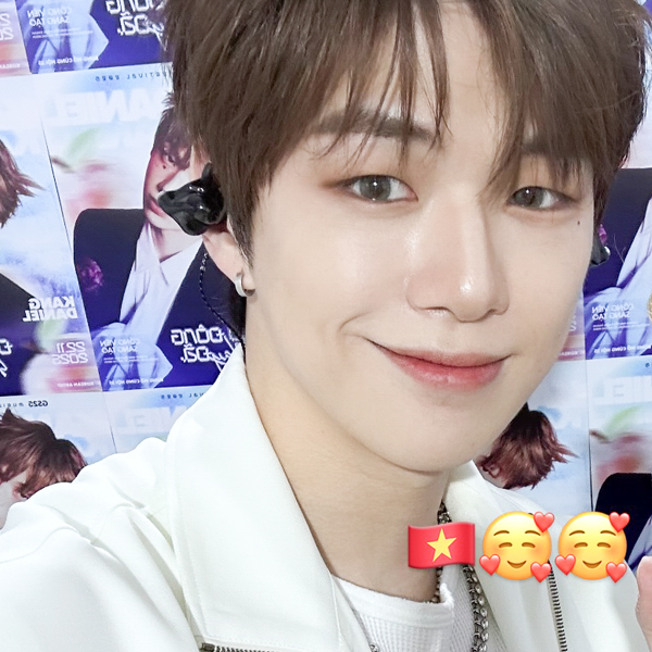 Latest photo of Kang Daniel