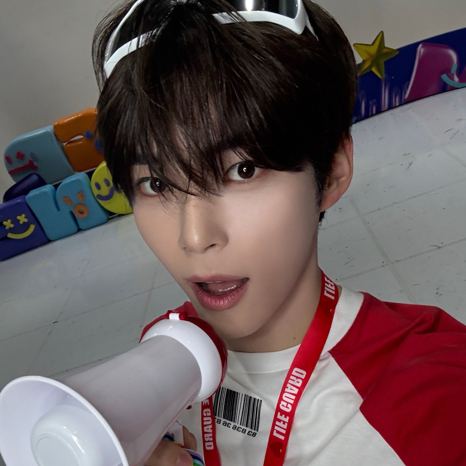 Behind-the-scenes cut of Sung Hanbin (ZEROBASEONE)