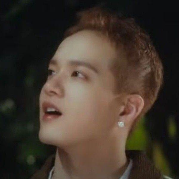 Recent activity shot of Peniel (BTOB)