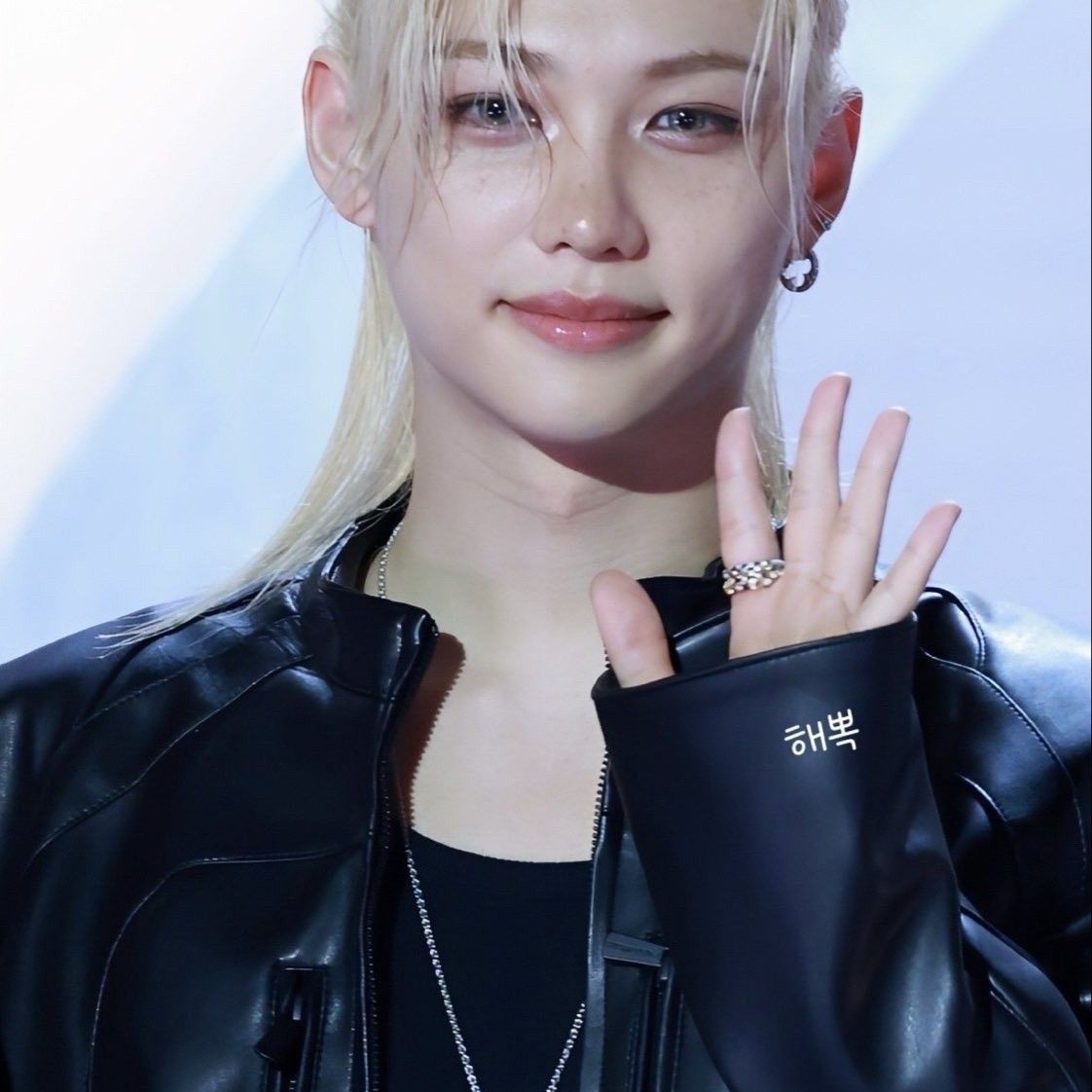 Latest photo of Felix (Stray Kids)