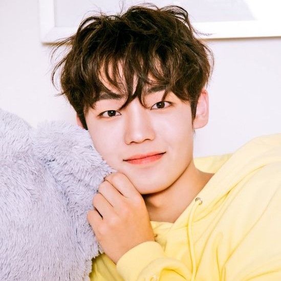 Behind-the-scenes cut of Chan (A.C.E)