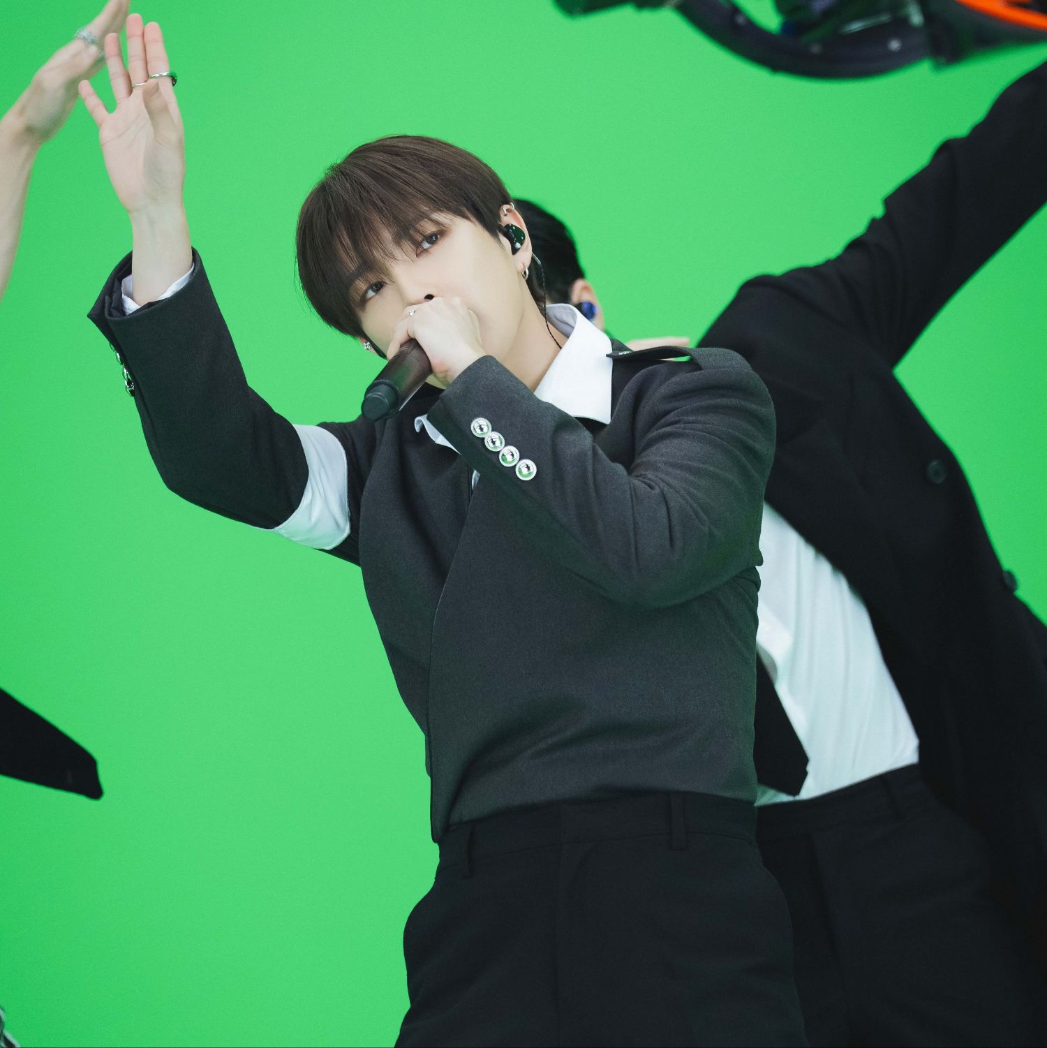 에이티즈의 비하인드 컷