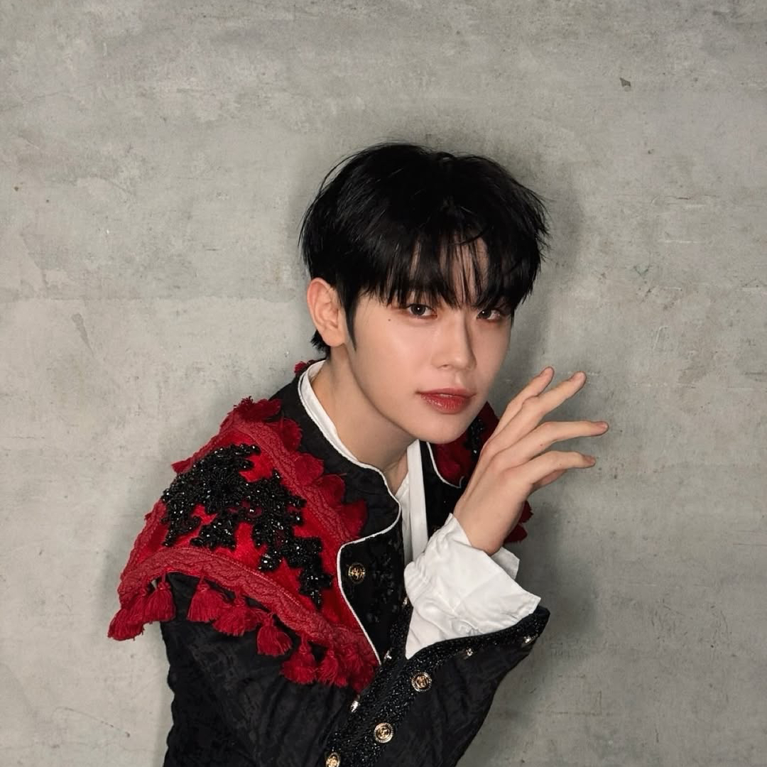 Recent activity shot of Kim Taerae (ZEROBASEONE)