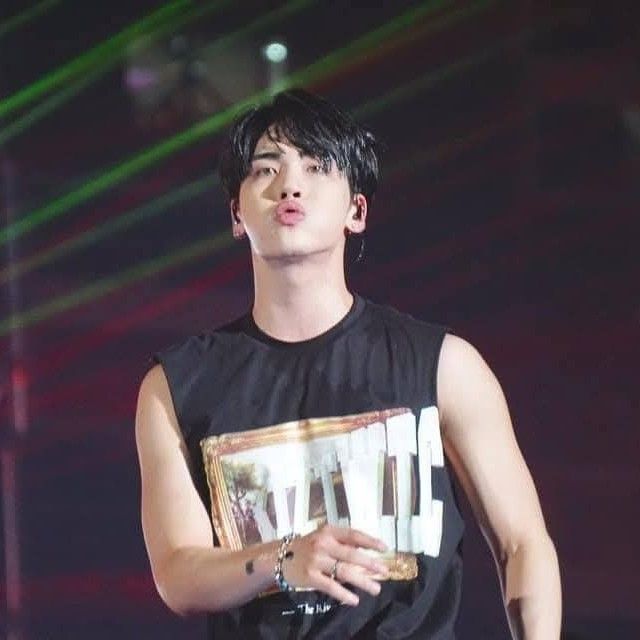 Behind-the-scenes cut of Jonghyun (SHINee)