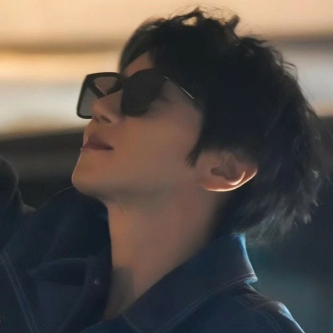 A moment captured by Hwang Chiyeol's fan