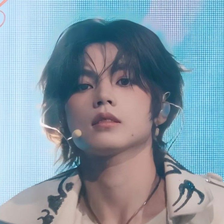 A moment captured by Xiong (NexT1DE)'s fan