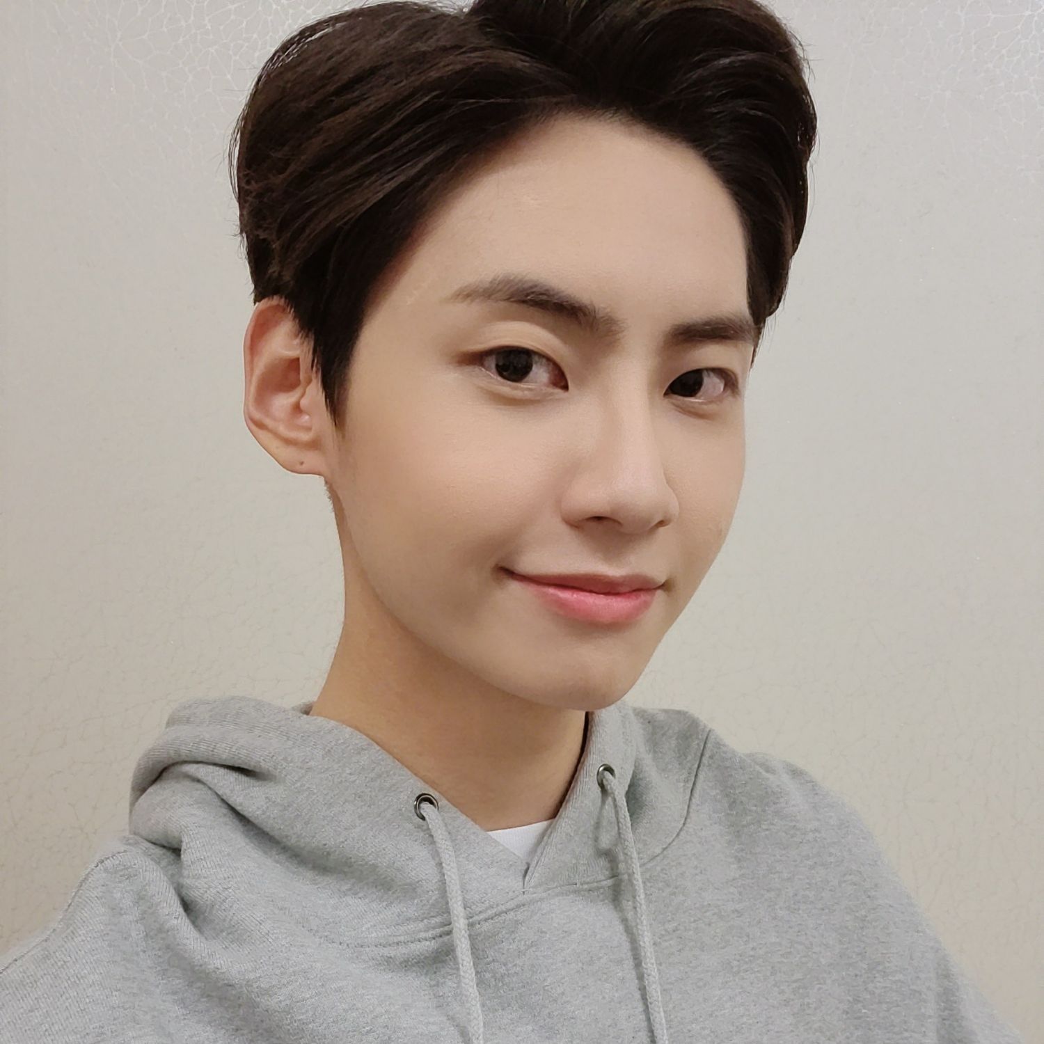 Behind-the-scenes cut of Lee Jinhyuk
