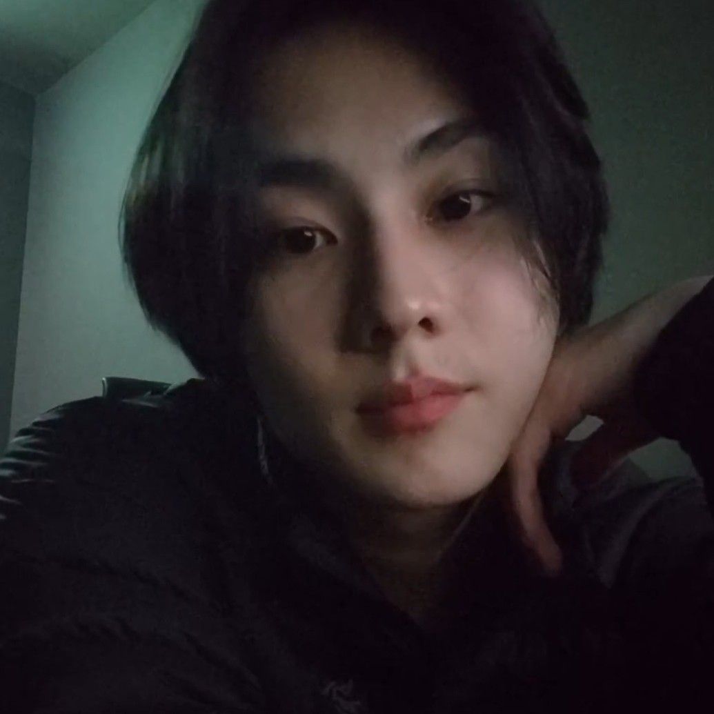 Latest photo of Jungwon (ENHYPEN)