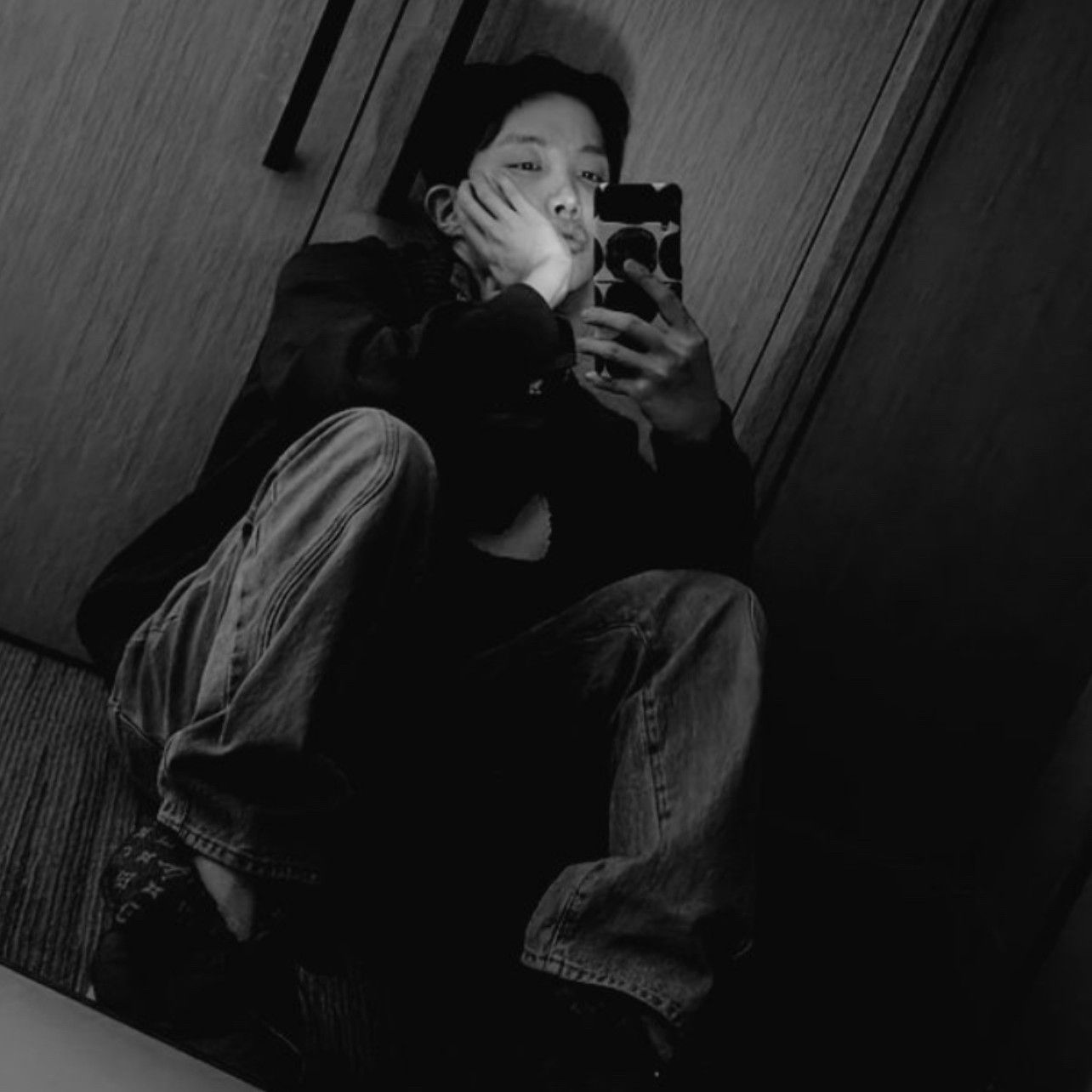 J-hope (防彈少年團)的幕後花絮