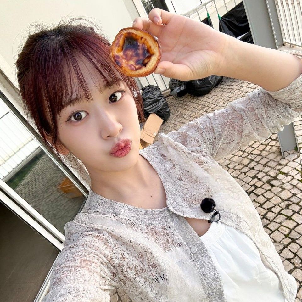 Recent activity shot of An Yujin (IVE)