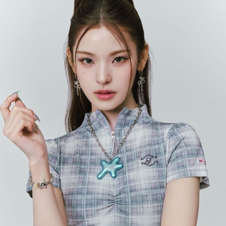 Behind-the-scenes cut of Mai (izna)