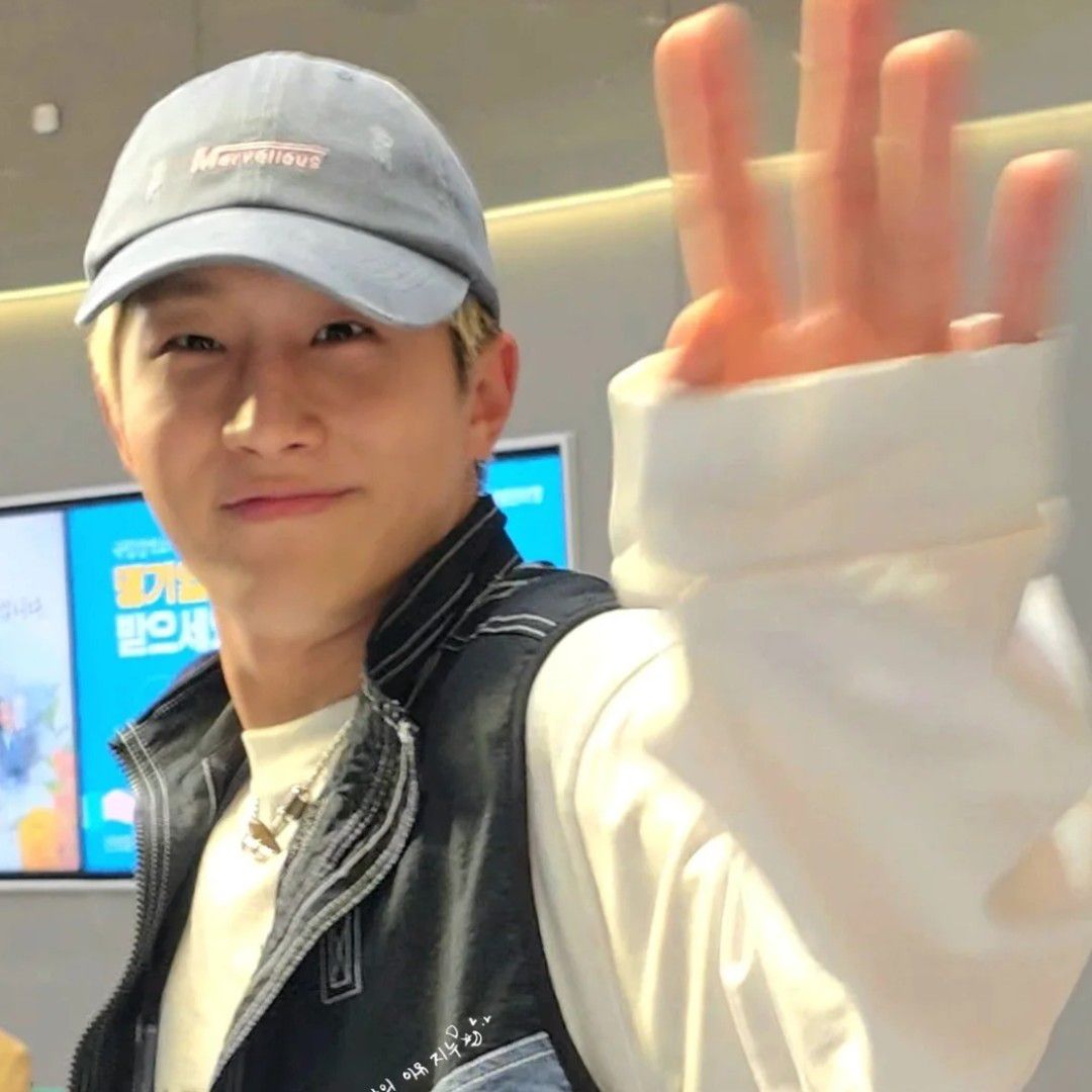 Behind-the-scenes cut of Jinjin (ASTRO)