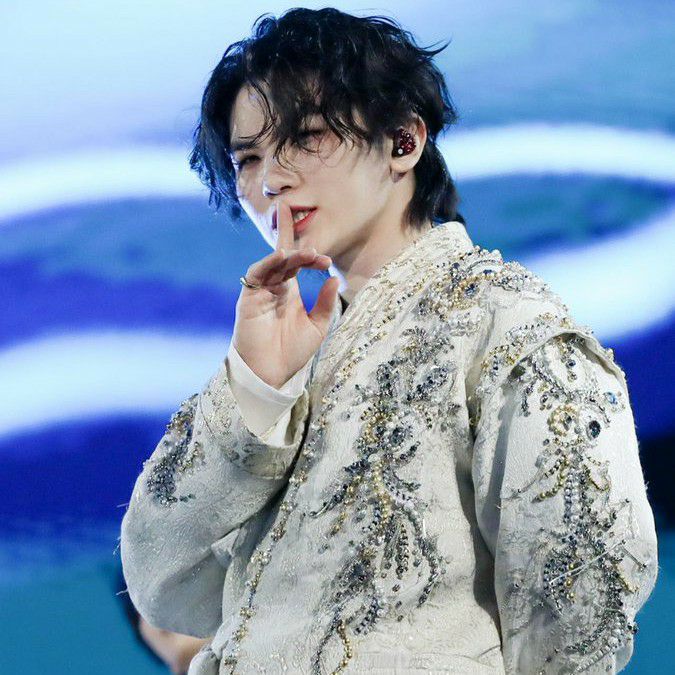 Latest photo of Woozi (SEVENTEEN)