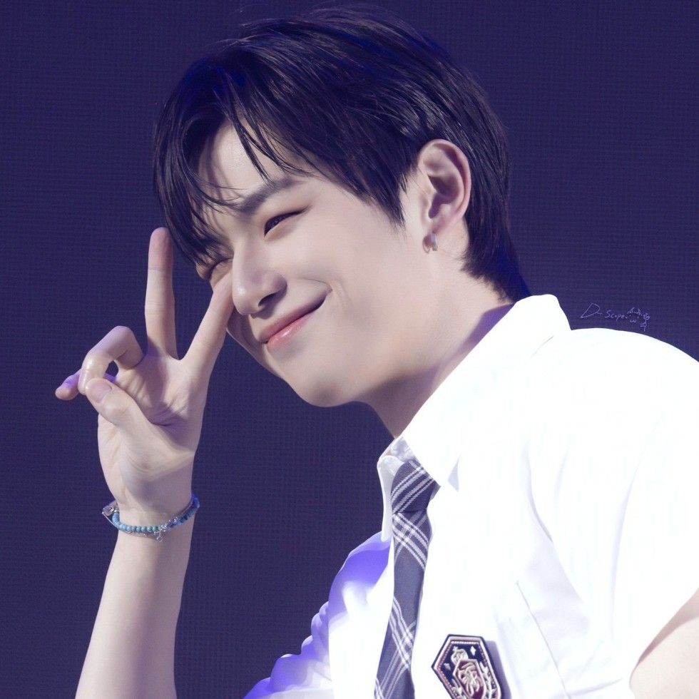 강다니엘의 비하인드 컷