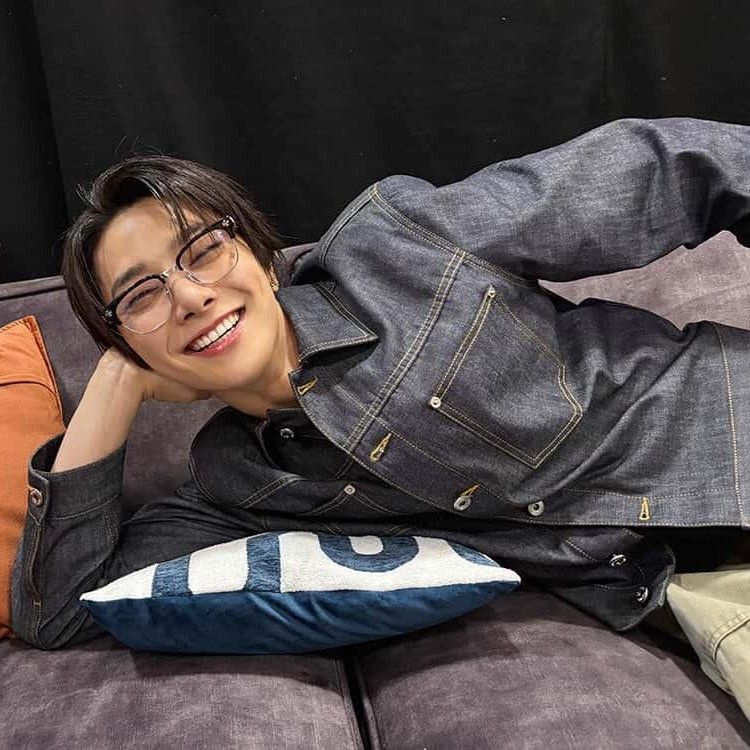 Behind-the-scenes cut of Lee Know (Stray Kids)