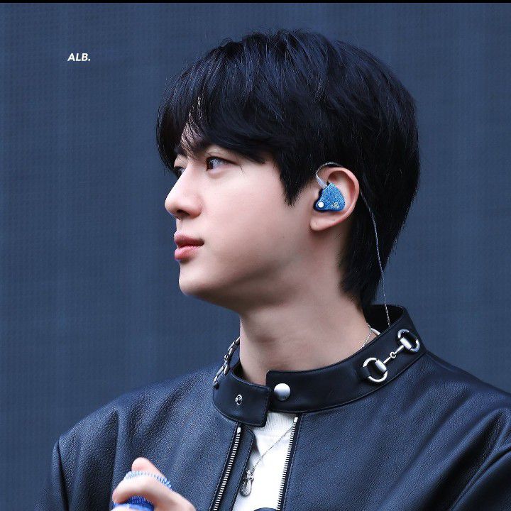 진 (방탄소년단)의 비하인드 컷