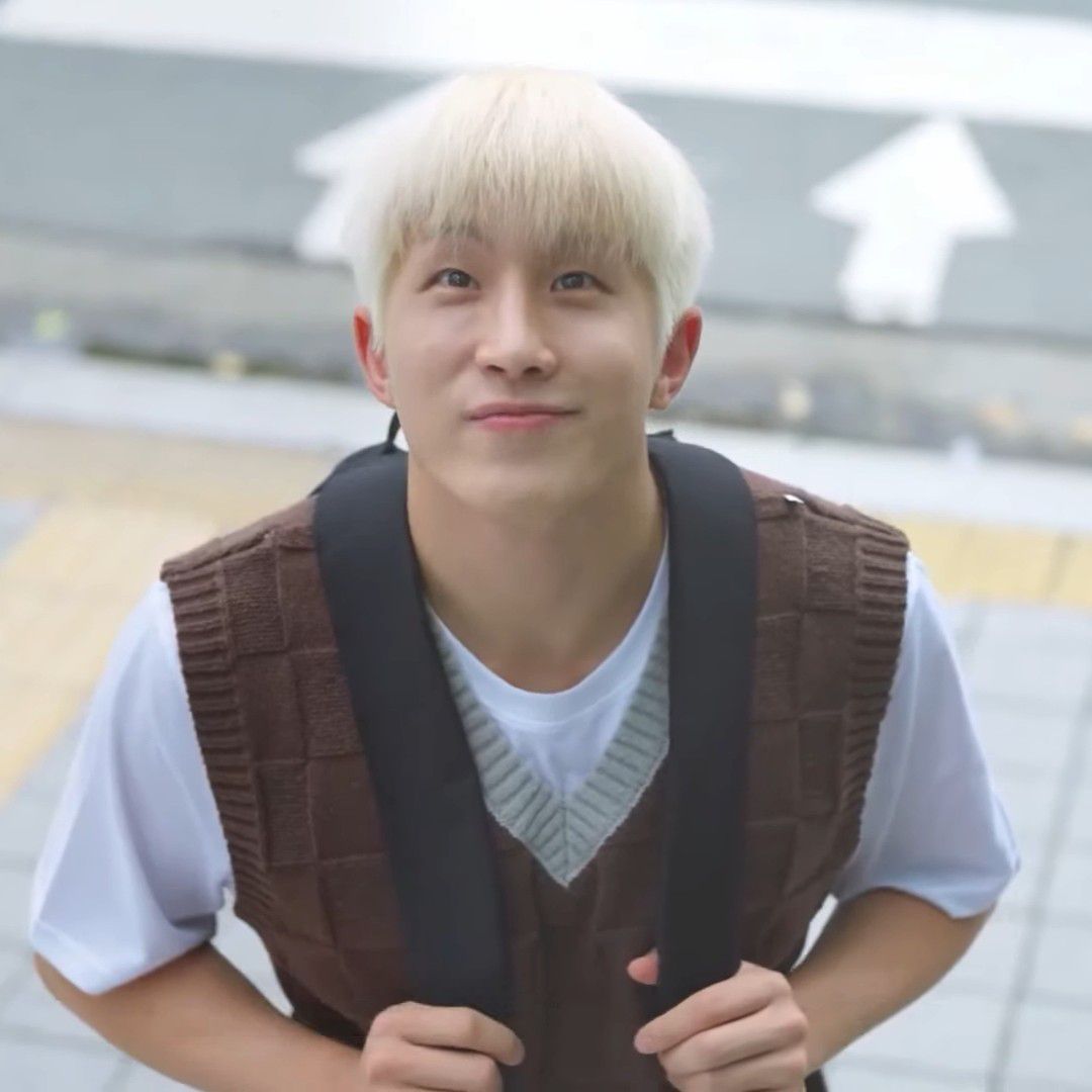 A moment captured by Jinjin (ASTRO)'s fan