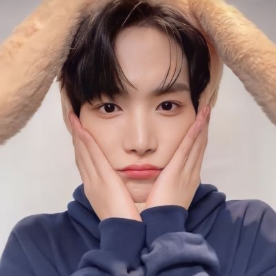 Recent activity shot of Kim Jonghyeon