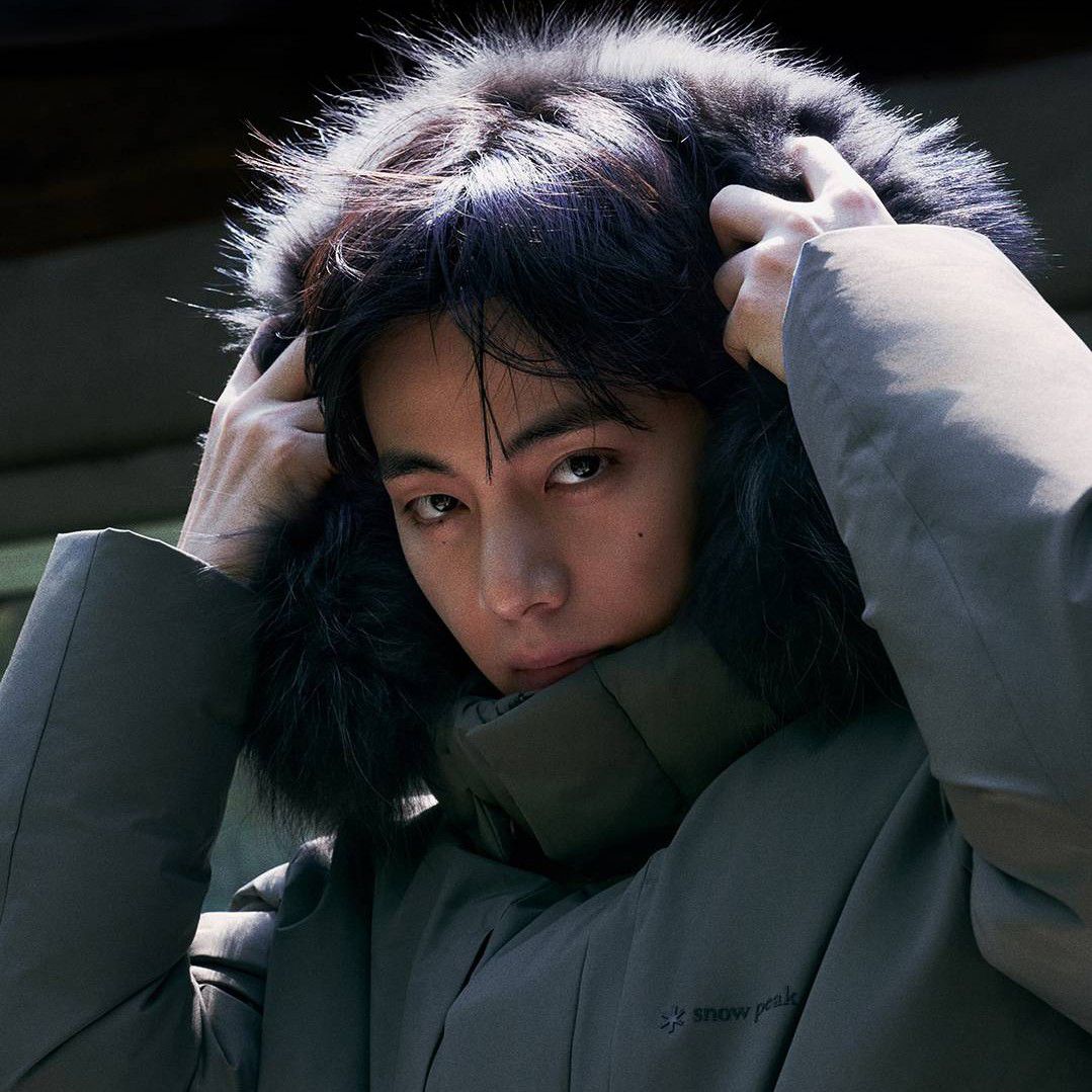 Latest photo of V (BTS)