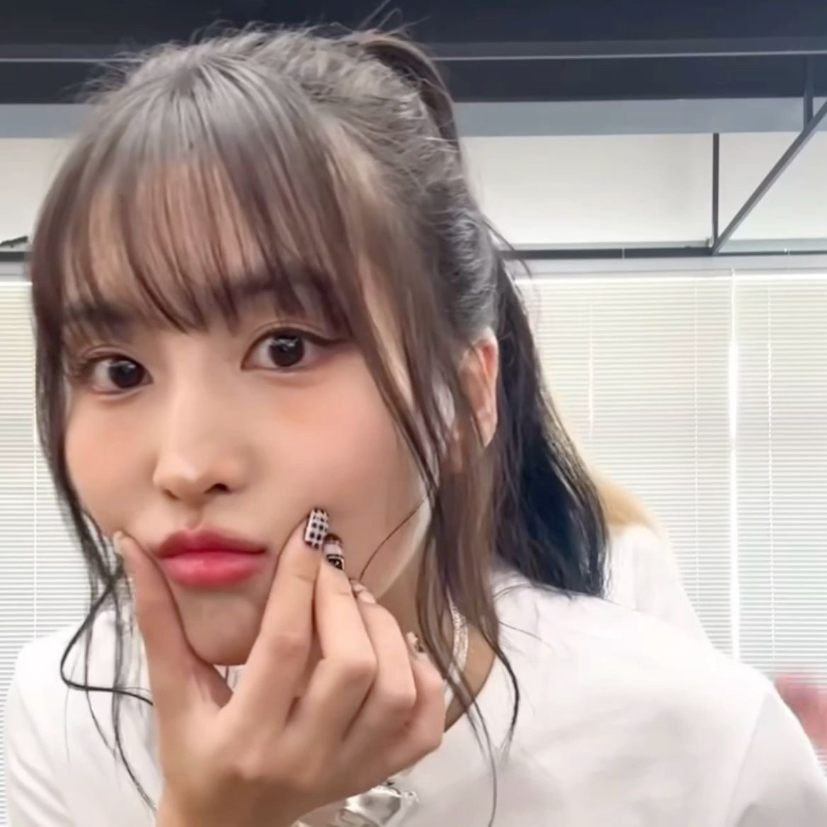 모모 (TWICE)의 최신 사진